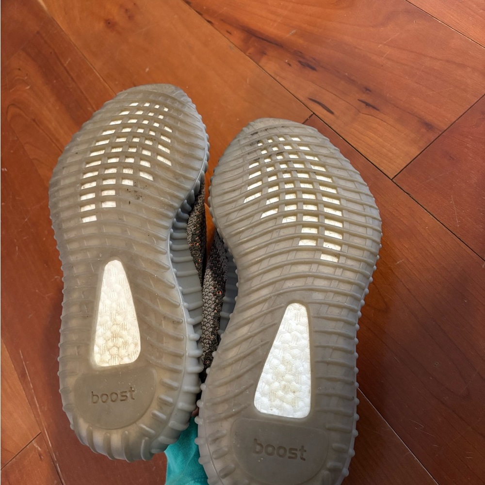 Yeezy Boost 350 V2 in Gray and Orange - Picture 2 of 3